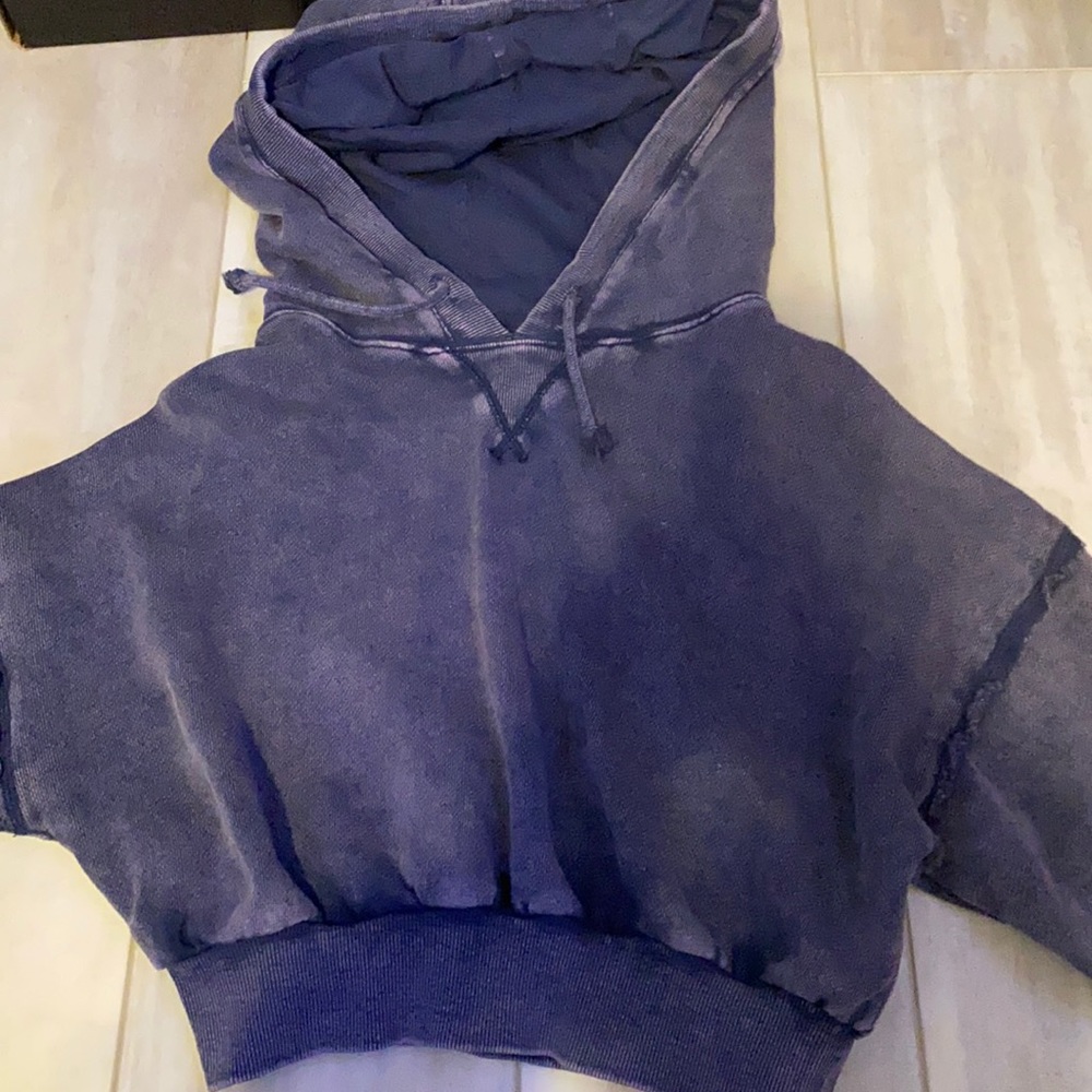 Cropped sweatshirt